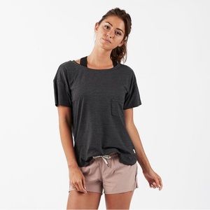 |Vuori| Lux Performance Tee, Small charcoal gray